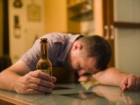 Алкоголь не поможет избавиться от стресса