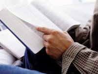 Почему читать книги полезно?